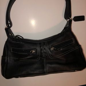 St. John’s bay genuine leather shoulder bag  black